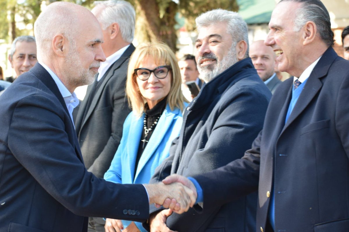 NoelBreard's tweet photo. @horaciorlarreta y @GerardoMorales integrantes de una de las fórmulas de Juntos por el Cambio que participarán en las PASO del 13 de agosto llegaron a Corrientes y participaron de un acto junto al gobernador @gustavovaldesok donde expusieron sus ideas.

@ECOCtes https://t.co/Onjo2T5csH