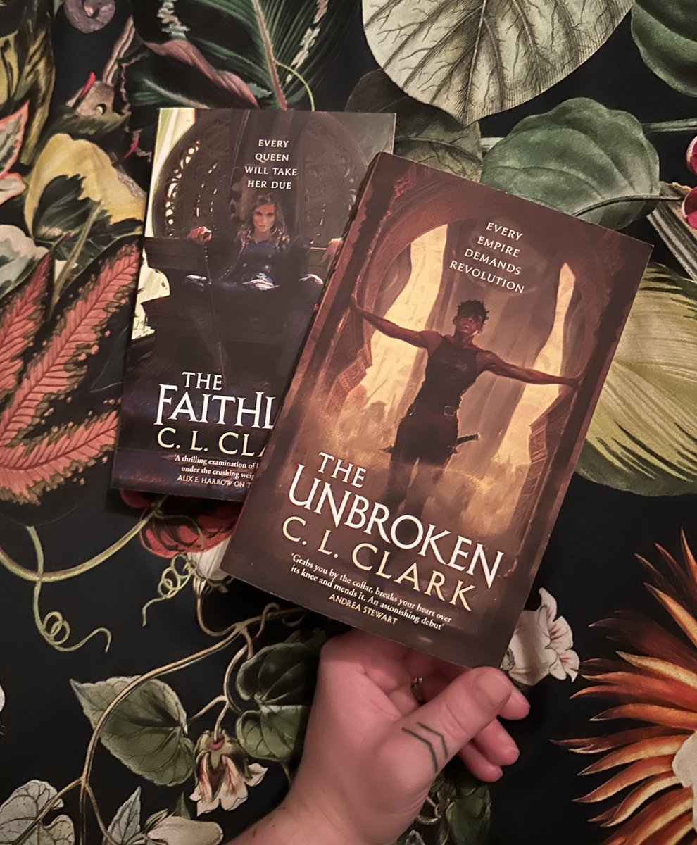 I acquired the second book 😍 
Bringing both on my holiday to binge, when I FINALLY have time and brainspace to read these excellent novels by <a href="/C_L_Clark/">C. L. // Cherae</a> 🔥💖