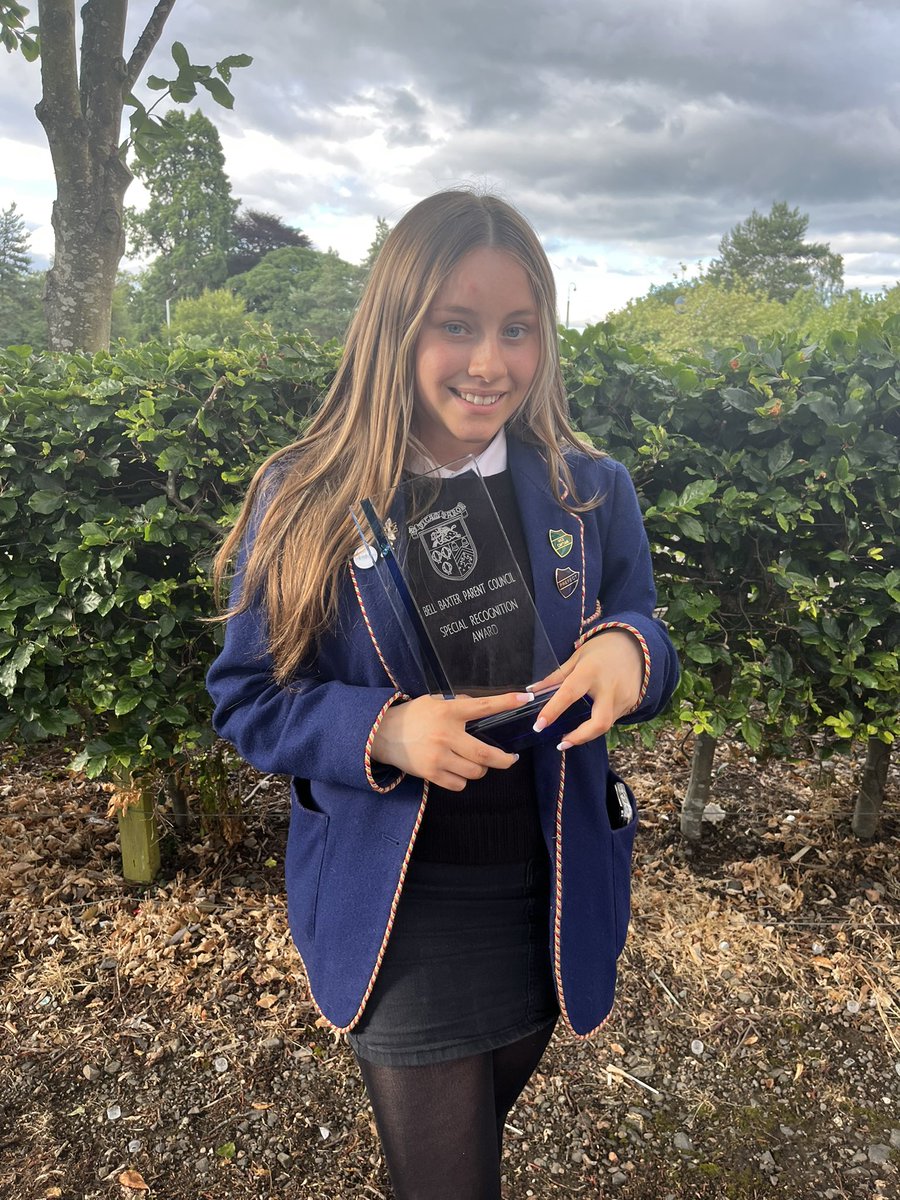 Bella the Therapy Dog tweet media