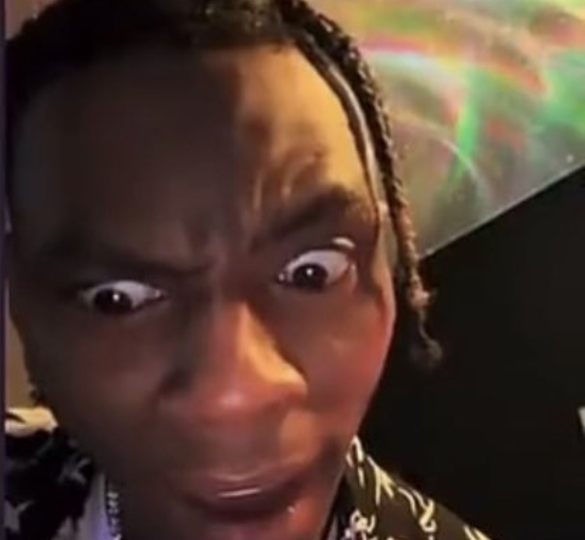 mayieesha's tweet image. So Tyrique wants to RANDOMLY call out Scott but not Sammy, the man who openly said “Jess isn’t my type at all but her personality bangs” OK. OK. Makes sense. #LoveIsland