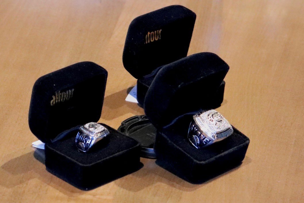 Huge shoutout to <a href="/Parryspizza_co/">Parry’s Pizzeria & Taphouse</a> for hosting us and <a href="/ClarkAthBooster/">Clark Athletic Boosters</a> for all of the wonderful pictures and decorations to commemorate <a href="/NISDClark/">Tom C. Clark HS</a>’s championship season!🐾🏀