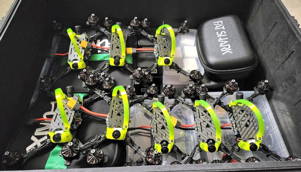 AUADRT's tweet photo. New #FreshBuildFriday's from @AustralianArmy #DroneRacing Team, who have rebuilt all the Cadet drones, ready for 🇦🇺 DR Nationals. Check out those running light LEDs!

#SendIt!

Big thanks from the Cadets to Team Captain @HueyFPV!

@ChiefAusArmy @FORCOMDAusArmy https://t.co/hfSN4E9CNm