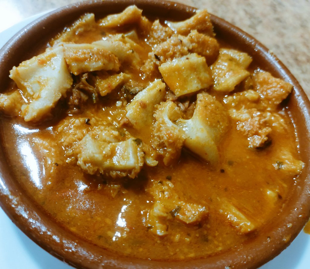 mariobadia's tweet photo. Seguim amb els clàssics: #BarLaPatata del barri de #SantIldefons de #Cornellà. El temps no ha passat per ells. El mateix ambientarro, el mateix bon servei i la mateixa #RQP. Com diria el @Bernievinyes "pa que más" @decuina @debarenbarri @Robadorenyo @EOVeoBares https://t.co/oN0nTWS6eg
