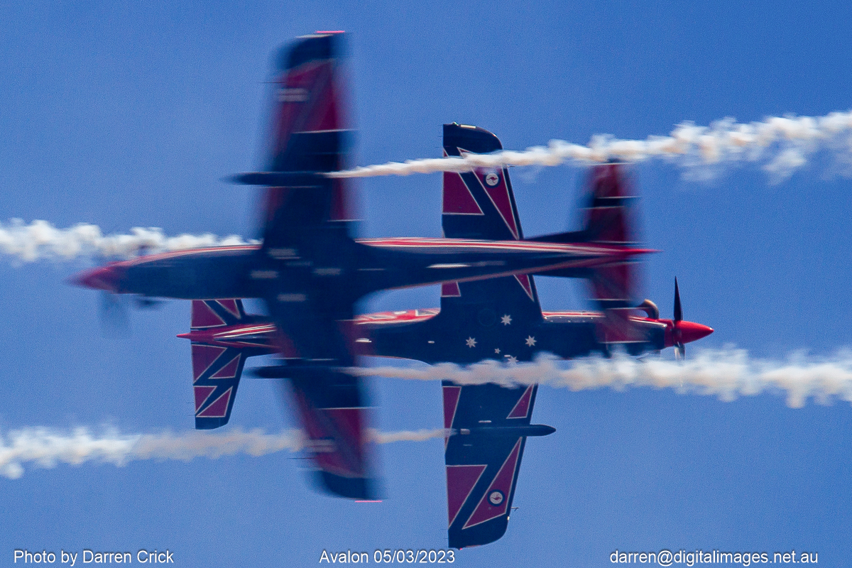 RAAF Roulettes cross during a display at the Avalon Airshow 05/03/2023.

buff.ly/3ls5CHd

#avgeek #aviation #photography #avalon #airshow #australia #raaf #roulettes #youradf #cfs
