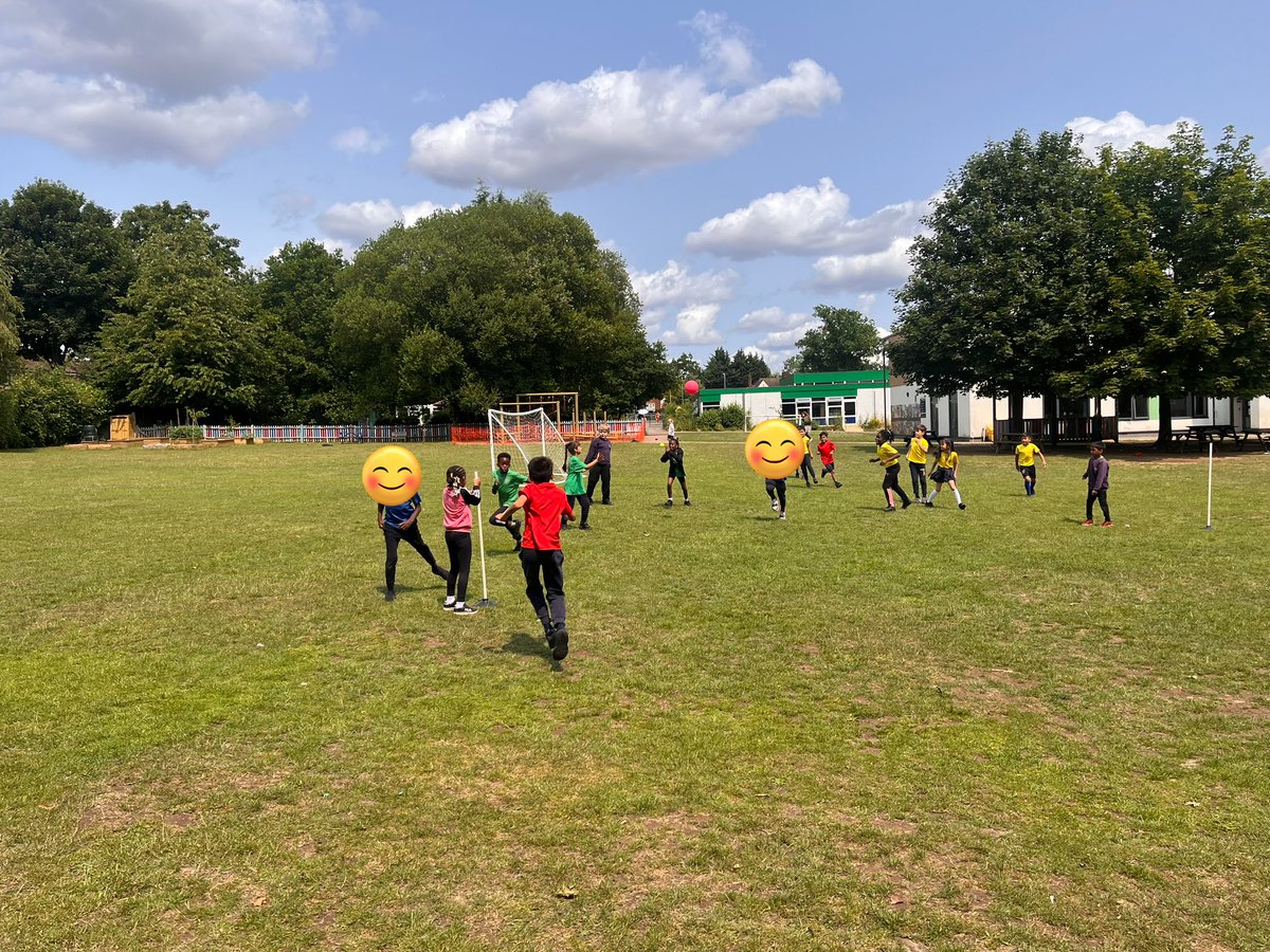 MissLindsayBF's tweet photo. We played football rounders today! I was so impressed with ash class’ team work when fielding! 🌟 @MissDaniel_BF @HeadBeechfield https://t.co/IPE5CdmfSH