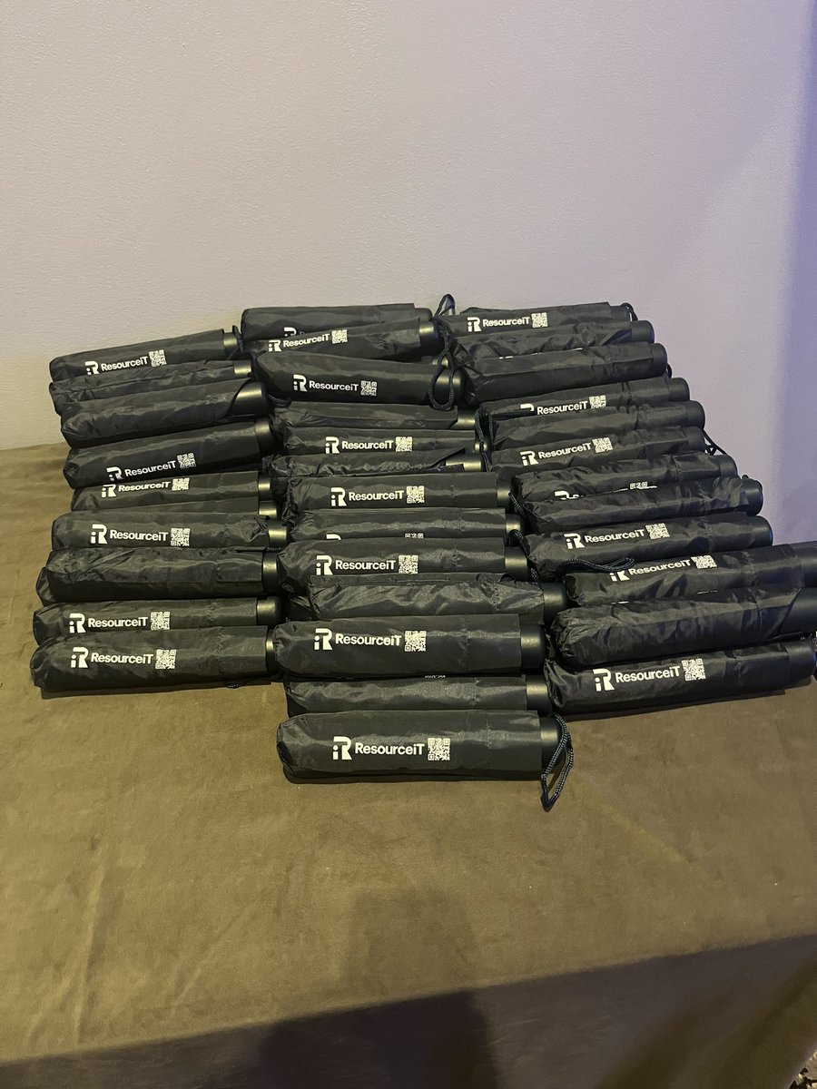 🚨Public Service Announcement🚨 it’s raining and we have the goods!!! 

Please help yourself to umbrella’s on your way out! #CRNSMA23 ☔️☔️