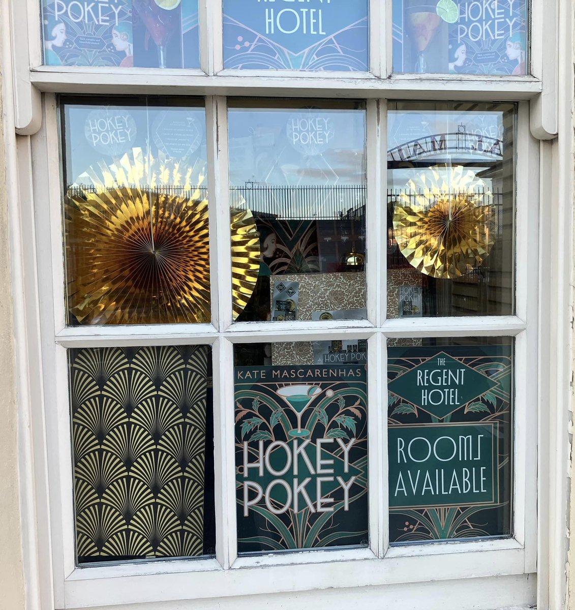 Little Acorns Bookstore (@littleacornsbks) on Twitter photo Loved creating this window to celebrate the 3rd novel from <a href="/katemascarenhas/">Kate Mascarenhas</a> #HokeyPokey where golden age crime meets folk horror, sprinkled with obsession, murder & madness, set in a Grand Hotel, Birmingham, 1929. Published by <a href="/HoZ_Books/">Head of Zeus</a>. I'm checking in🛎️ #DoNotDisturb📚🍹❄️ Loved creating this window to celebrate the 3rd novel from <a href="/katemascarenhas/">Kate Mascarenhas</a> #HokeyPokey where golden age crime meets folk horror, sprinkled with obsession, murder & madness, set in a Grand Hotel, Birmingham, 1929. Published by <a href="/HoZ_Books/">Head of Zeus</a>. I'm checking in🛎️ #DoNotDisturb📚🍹❄️