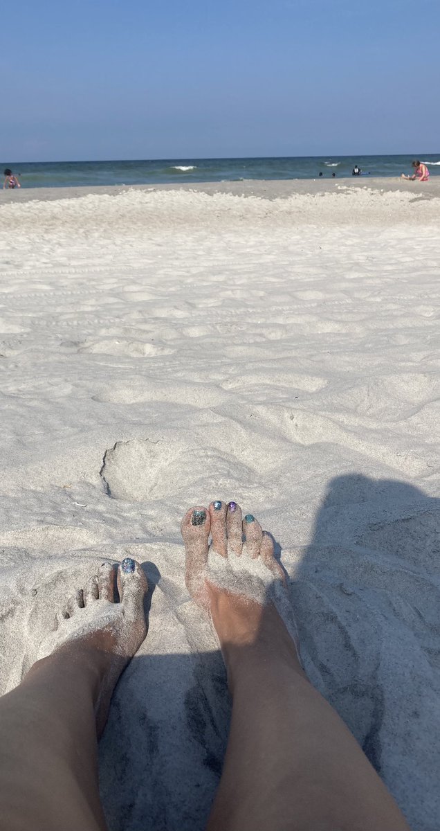 DeplorableMouth's tweet photo. Can everyone just gtfo my shots today? Except for the birds lol..birds ok but the ppl chase them π¦ π¦ π¦ off too..an itβs too peopley out here + i think i lost my vape!! #firstworldptoblems
π π π π π π π https://t.co/6JRfzAftMd