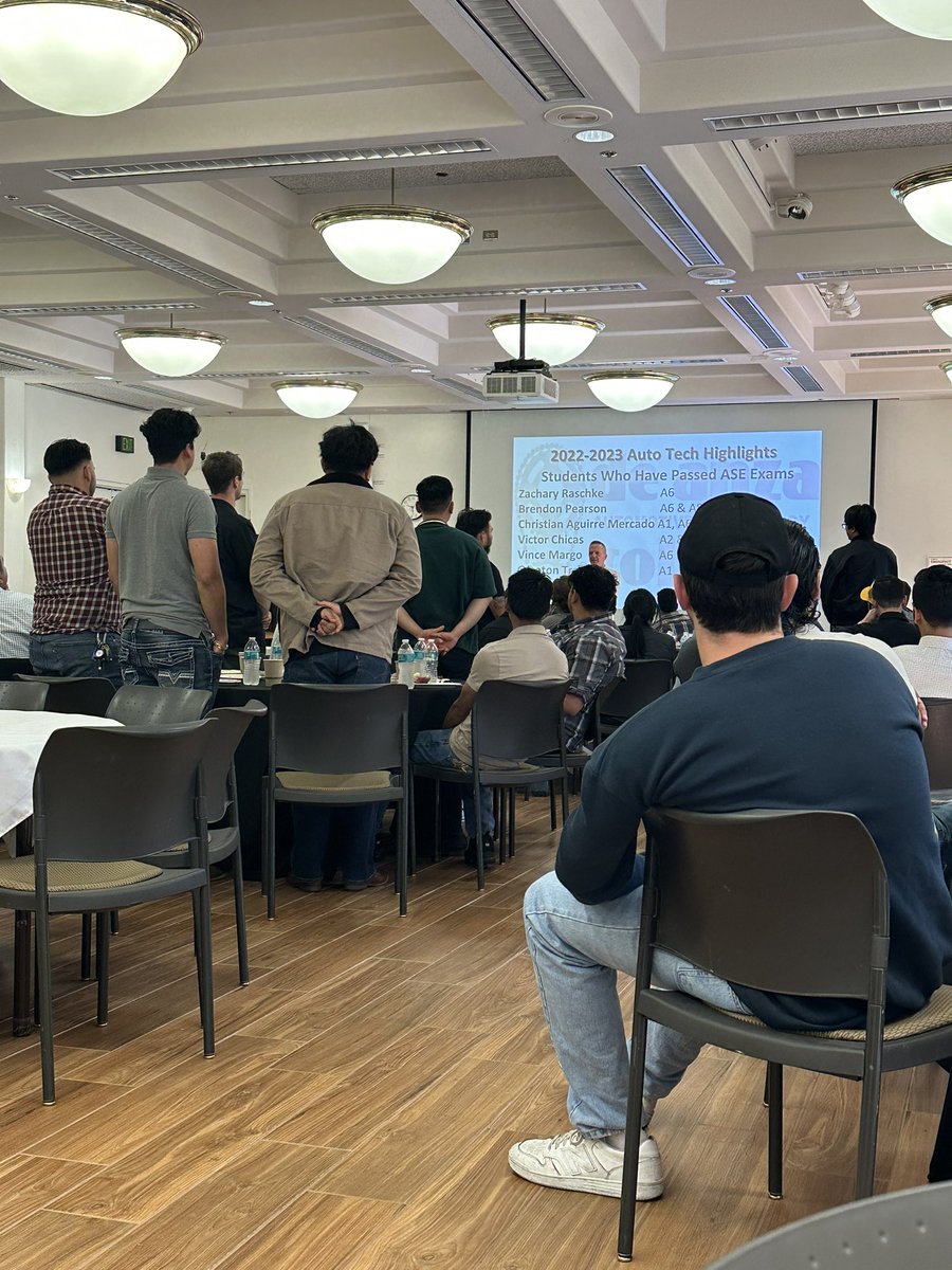 🥞🚗 Pics from today's #AutoTech breakfast! Congrats to the graduates, newly ASE certified students and Master Techs. More end-of-year celebrations: rb.gy/gp4ek. #TopsinCareerTraining #TopsinTransfer