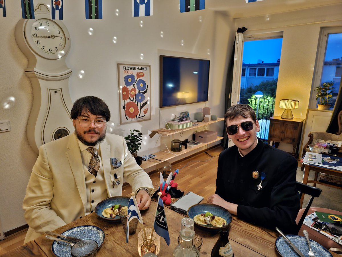 Today Mimas and <a href="/ObscuriumGov/">Obscurium-Gov</a> held a cooking exchange featuring our new national dishes. This is part of the 5 day state visit by <a href="/ObscuriumPres/">Zar Antonov</a> to Mimas.