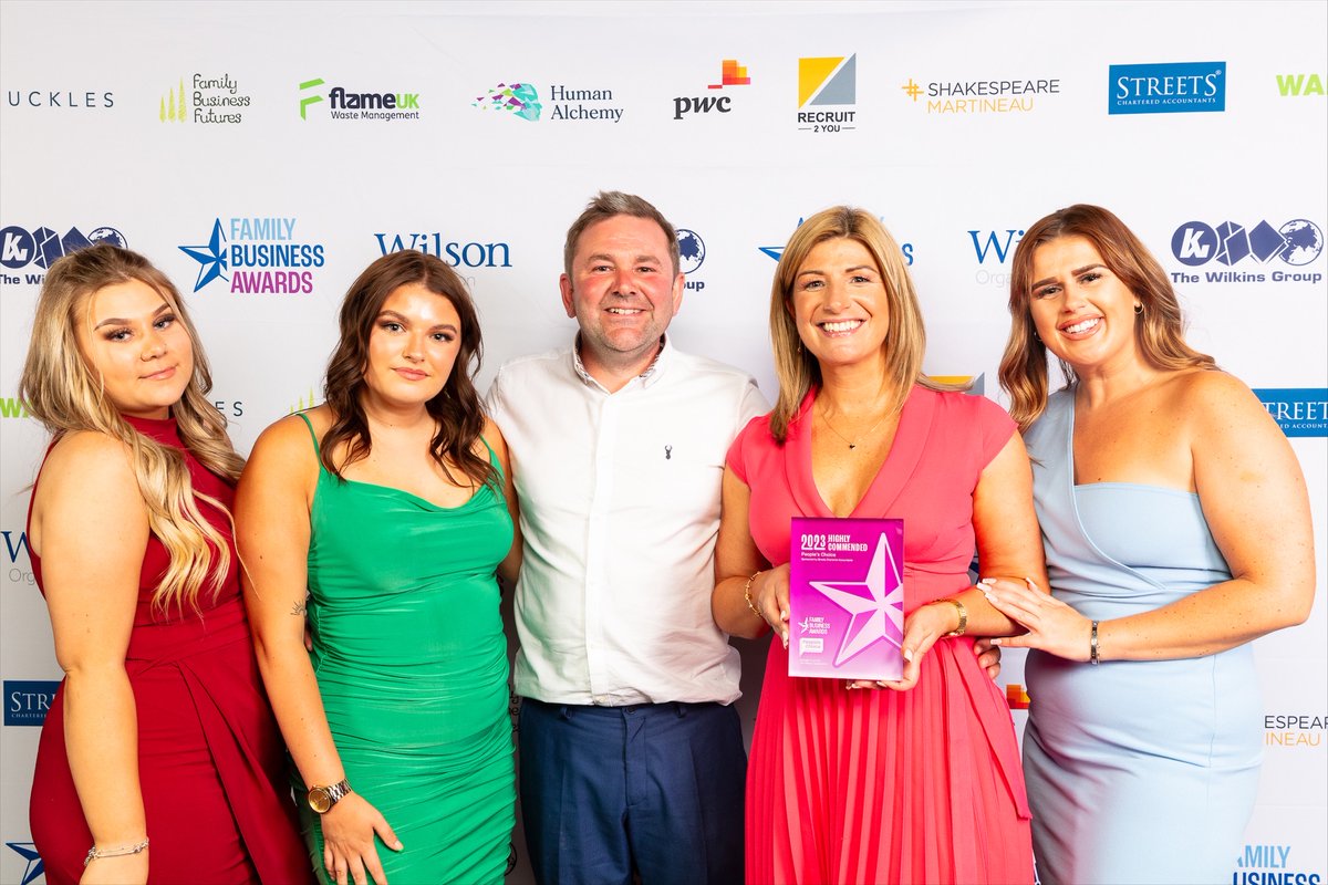 FamilyBizAwards's tweet photo. Highly Commended for our publicly voted People's Choice award goes to @QuarryWalkPark and @Recruit2You ⭐ Congratulations on your well deserved recognition!

#familybusinessawards #midlands #midlandsfamilybusinessawards #familybusiness https://t.co/ZexRqDtuTm