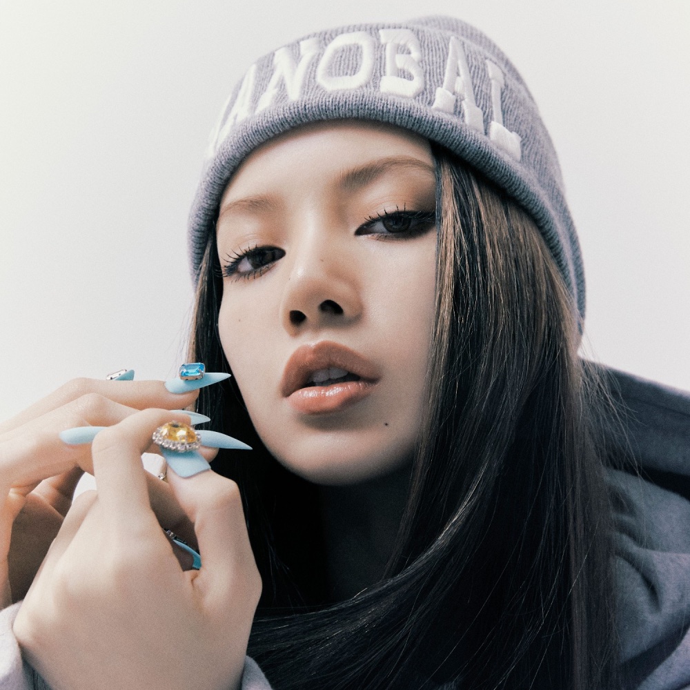 LISA of <a href="/BLACKPINK/">BLACKPINKOFFICIAL</a>'s "MONEY" has now surpassed 800 million streams on Spotify. It’s the first song by a K-pop soloist to reach this milestone.