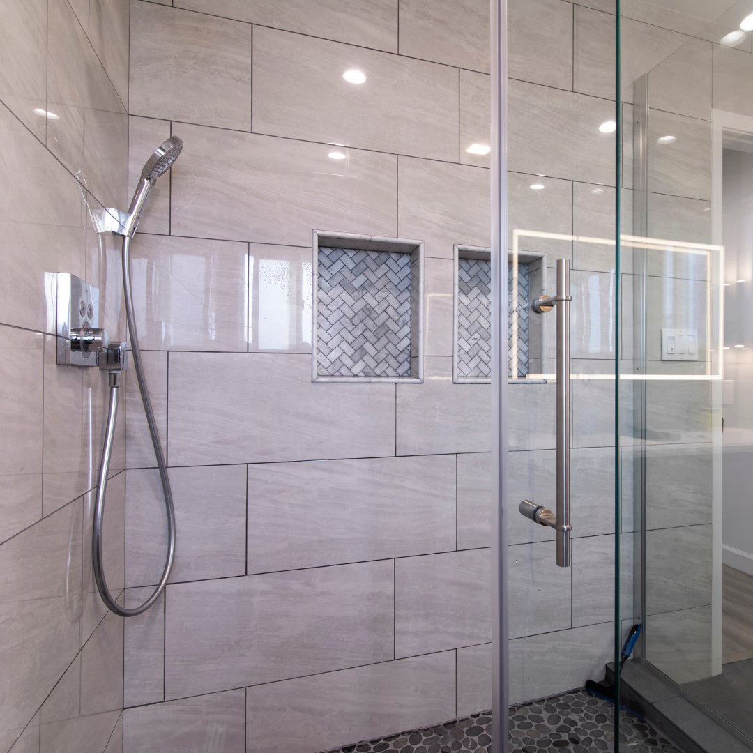 edrdesignbuild's tweet image. 🏠💡Tip of the Day:
🏡 Room Enhancements Boosting House Value: Amidst the fierce competition of Silicon Valley&apos;s property market, spicing up your home with additional rooms can significantly amplify its attractiveness and value.  #silconvalley #bayarea #roomaddition #newhome