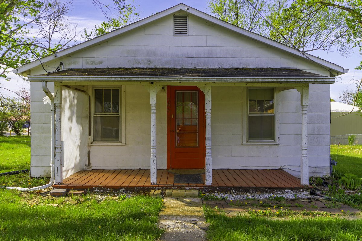 donna_neil's tweet photo. Imagine turning the key to open your beautiful new home. #beautifulhome #homesforsale  https://t.co/bxfojfuYdE https://t.co/COq29YzlPd