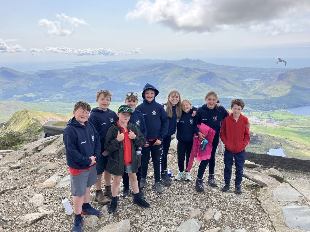 llanbister321's tweet photo. Llanbister real life experiences happening again today but this time we found ourselves on top of Snowdon. With huge thanks to @SnowdonRailway for their great service and to Mother Nature for the weather and the views ❤️ https://t.co/MGmJspCvk7