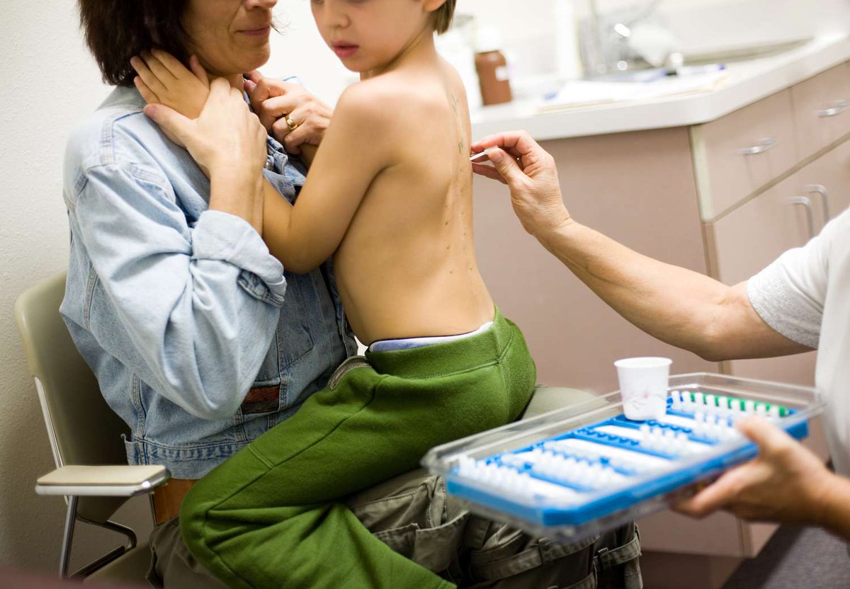 NormanPediatric's tweet photo. Parents, know how and when to get your child tested for allergies. Read: https://t.co/jc7Zgx7urM https://t.co/uW1Ad2sD2C