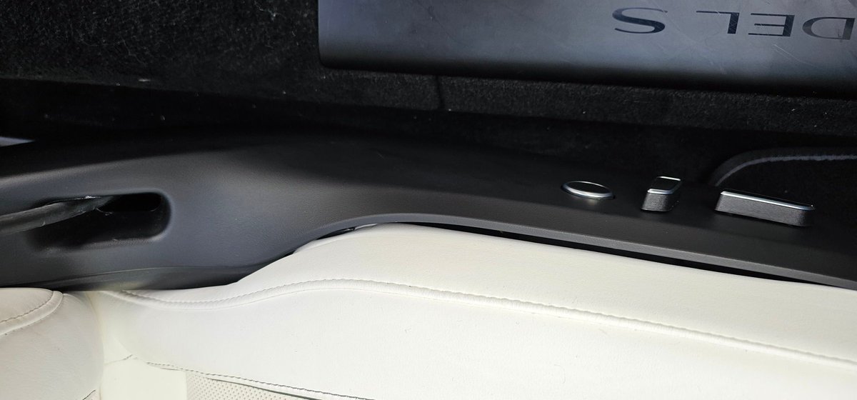 AndyZeGerman's tweet image. Wow, this is how #Tesla is treading you here in Atlanta. The cover on the side of the seat was messed up by their previous repair of a squeaky seat. The car is still under warranty.

Thanks @Tesla, @elonmusk for your outstanding service.