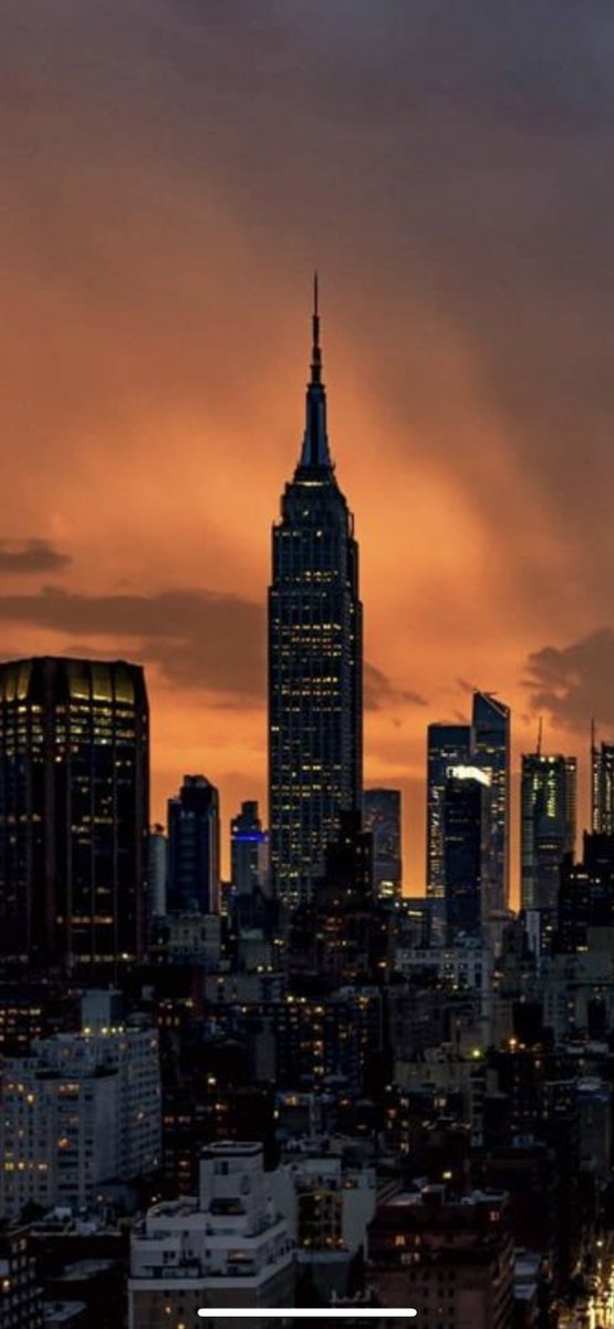 Empire State Building tweet media