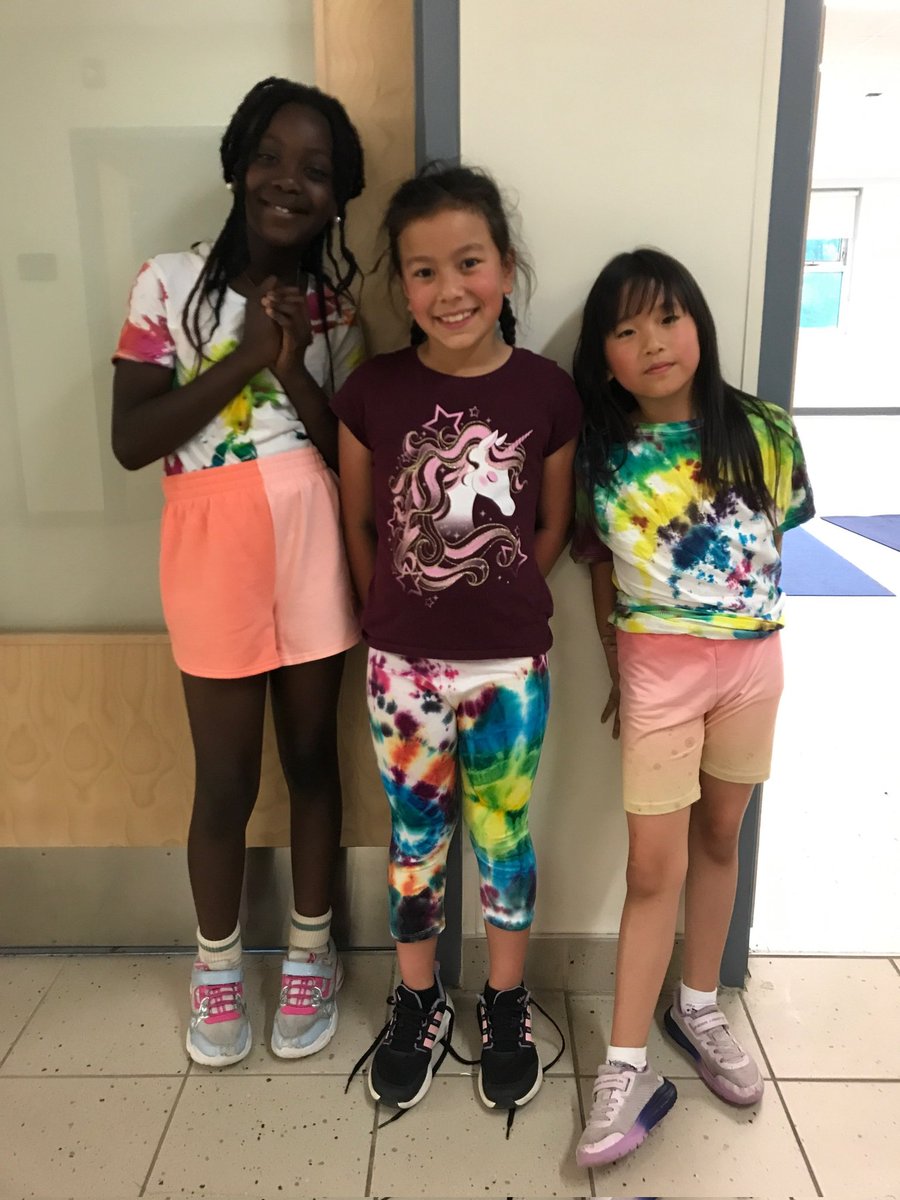 And that's a wrap! We made tye dye t-shirts, and pants! 👕 

Happy summer ☀️