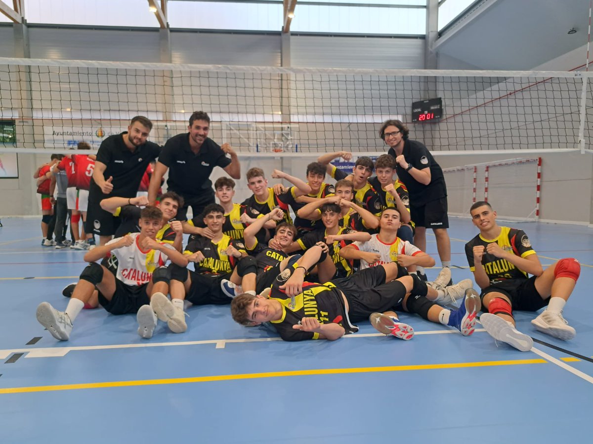🔝Les Seleccions Catalanes que participen al CESA finalitzen la primera jornada amb ple de victòries!

🙌Els resultats permeten als catalans acabar el dia liderant els seus respectius grups

🔜Demà es juguen seguir lluitant per títol de campions!
➕bit.ly/46qAbzE