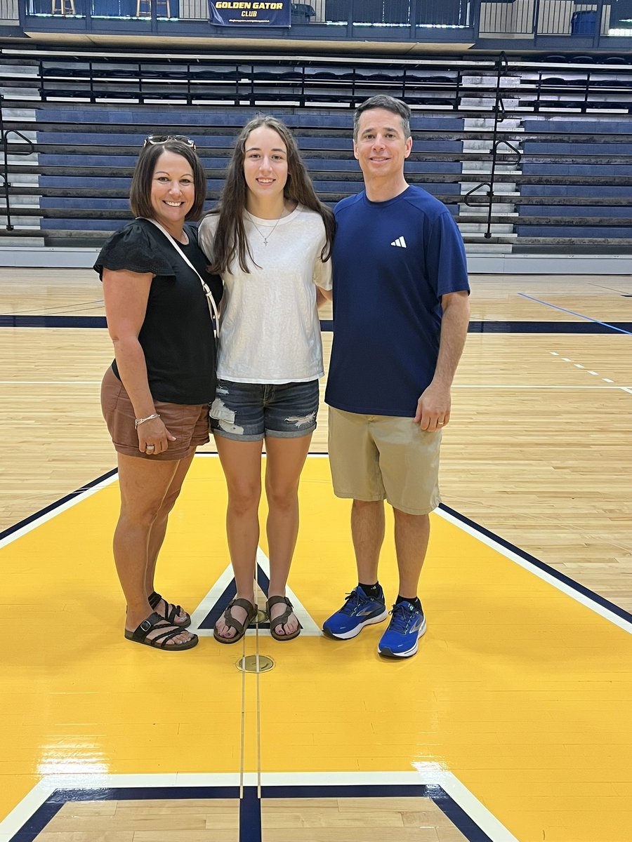 bellaant13's tweet photo. After a great visit today, I’m excited to announce that I have received an offer from Allegheny College WBB! Thank you @Coach_Kelly11 @AlleghenyWBB for this opportunity! #g2G @SidelineAAU @ICAN_basketball @eertooth https://t.co/n87cbriZy1