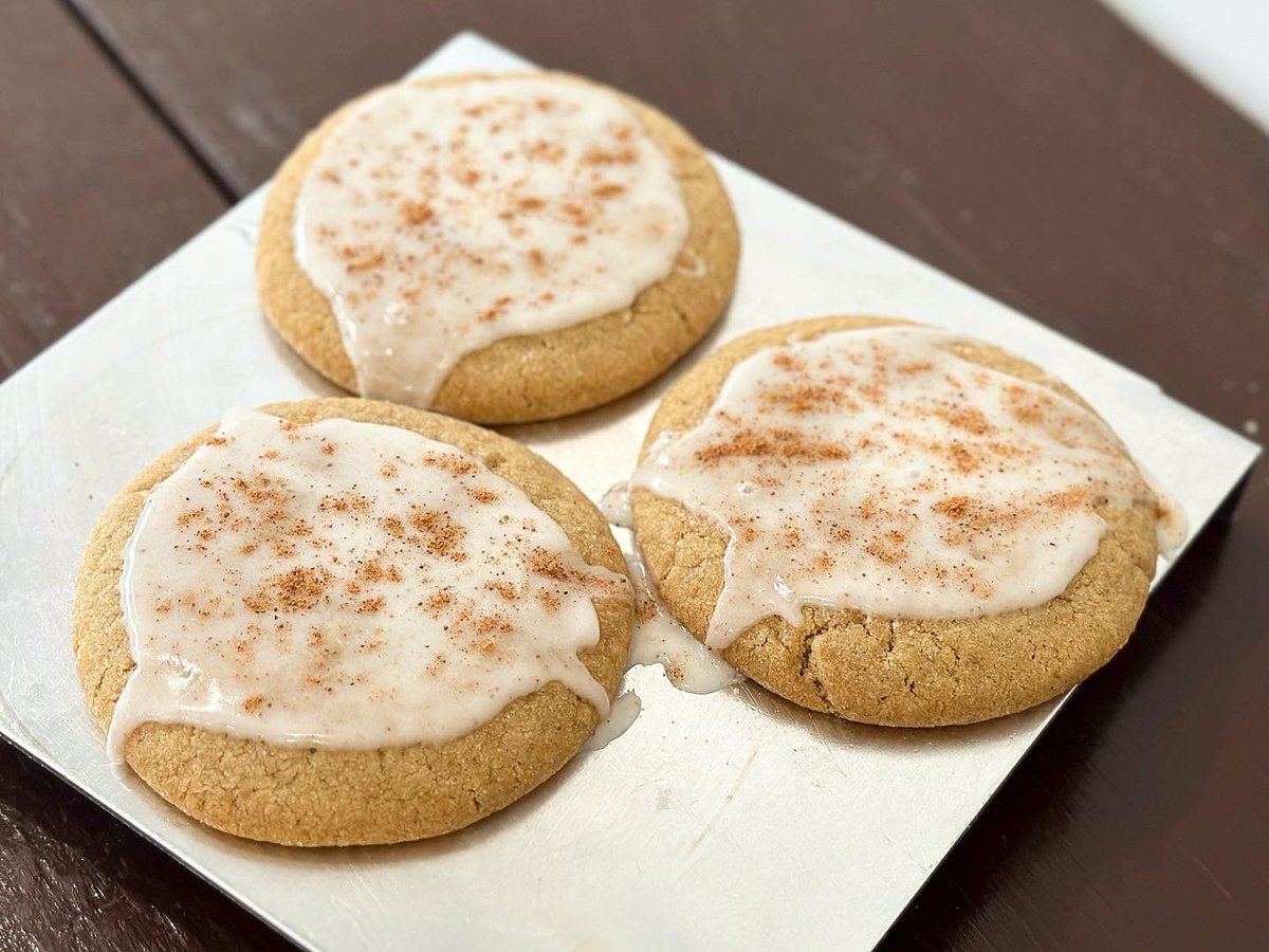 It’s me, hi! Our new Swiftie Spice Chai Cookies will have you in a Lavender Haze! 🍪 😶‍🌫️🟣 We crafted this baby with all of our love for all the Swifties out there ready to celebrate #TaylorSwiftDay in #Swiftinnati ! 
Come check out this Love Story for yourself!!  💜🖤💙🫶🏻