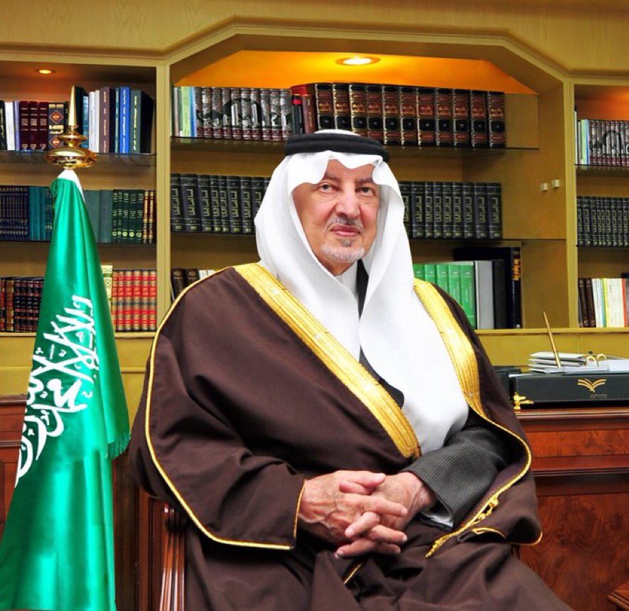 نسأل الله العلي الحكيم أن يمد بعمره وان يمن عليه ثوب الصحة والعافية