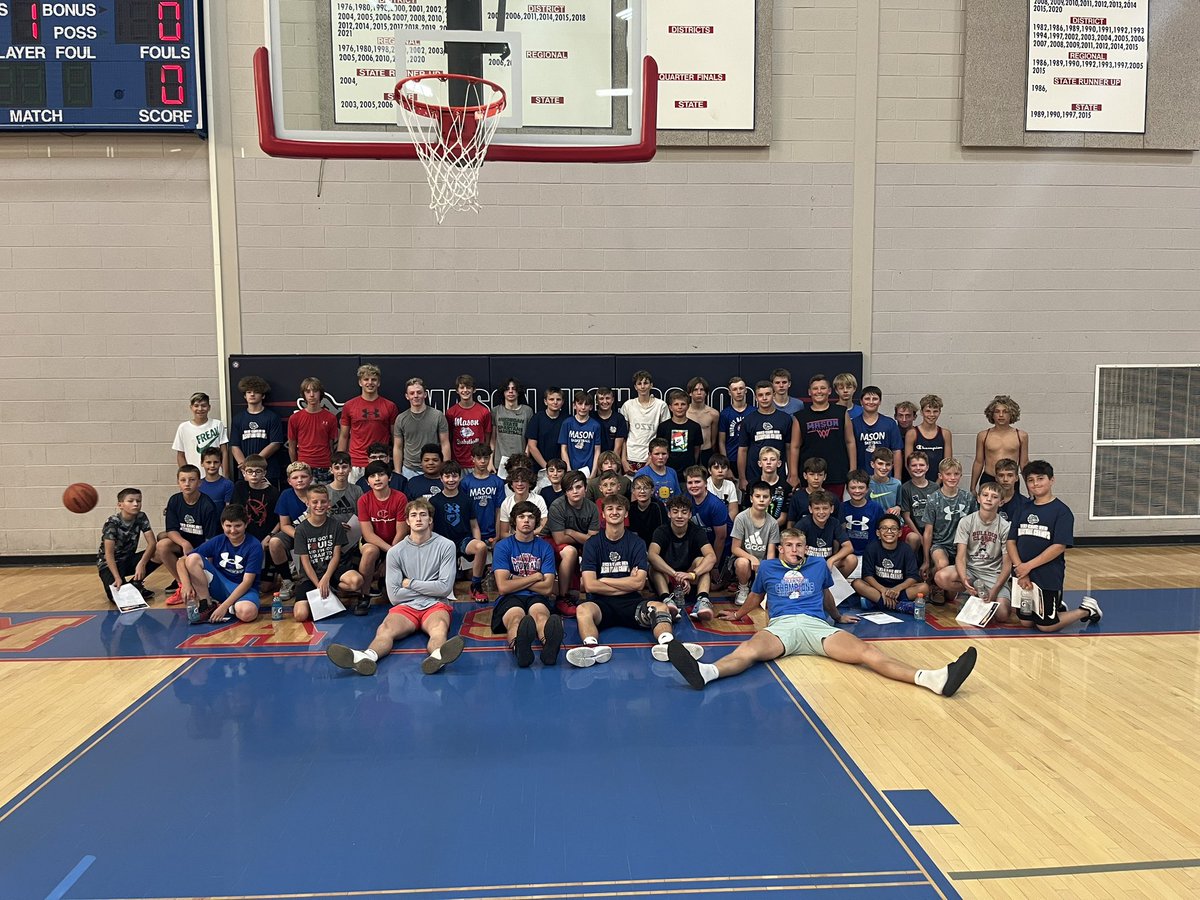 MasonBoysHoops's tweet photo. Good wrap on camp today…good day to be a Bulldog! https://t.co/hQ2mbWgDyo