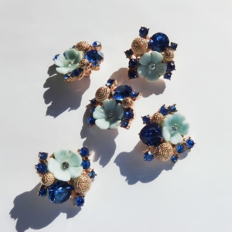 zazavintageboho's tweet image. Blue flower-shaped decorative buttons for sale

bit.ly/3qjEfB2

#ButtonCollection
#SewingSupplies
#ButtonCrafts
#HandmadeButtons
#buttonenthusiasts