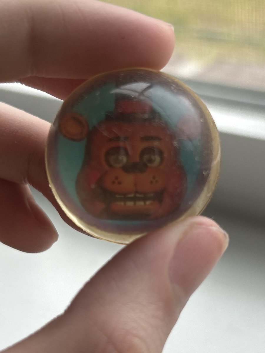 morpwingz's tweet image. my mom walked in my room and handed me a fucking fnaf bouncy ball
does literally anyone else have these? i have no memory of buying it