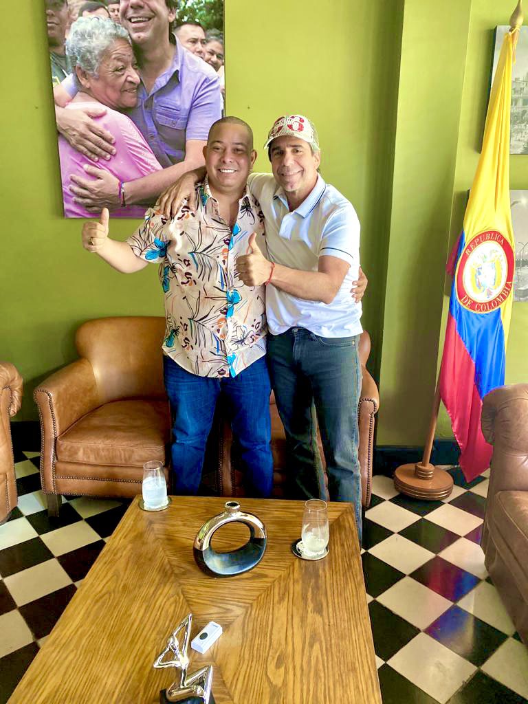 juanospinoacuna's tweet photo. Siempre será un honor hacer parte del equipo de un ser humano noble, de muchas realizaciones y capacidades de trabajo como lo es @AlejandroChar . Miles de Barranquilleros claman hoy su liderazgo para que esta ciudad no retroceda en lo construido pero también le haga frente a la problemática de inseguridad, oportunidades de empleo juvenil, más inversión en las escuelas y fortalecimiento de toda la infraestructura social. 
Estoy convencido que pronto lo tendremos dinamizando y proyectando la ciudad hacia un mejor futuro🫡

Desde ya nuestro mayor esfuerzo y acompañamiento 💪🏻
#LaTareaEsConAlex