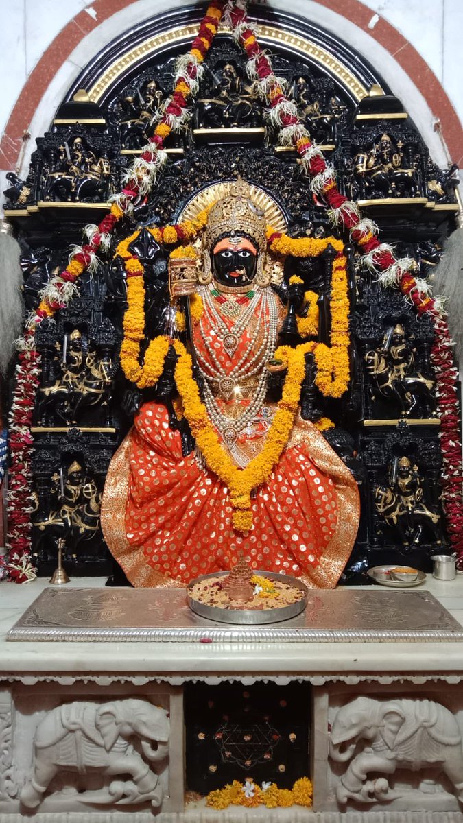 aja21031982's tweet photo. माँ त्रिपुरा सुंदरी आज के दर्शन ( 30 जून ) #maa #maatripura #maatripurasundari #jaymatadi #banswara #rajasthan #india #banswara #Rajasthan https://t.co/uCAj7RofrU