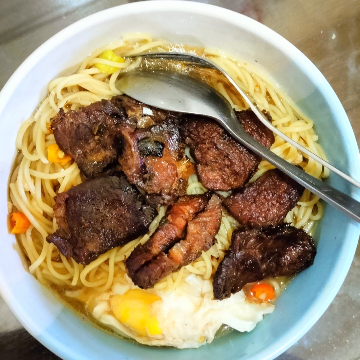 Mie Oven ditambah sama daging rasanya nampol banget 😋