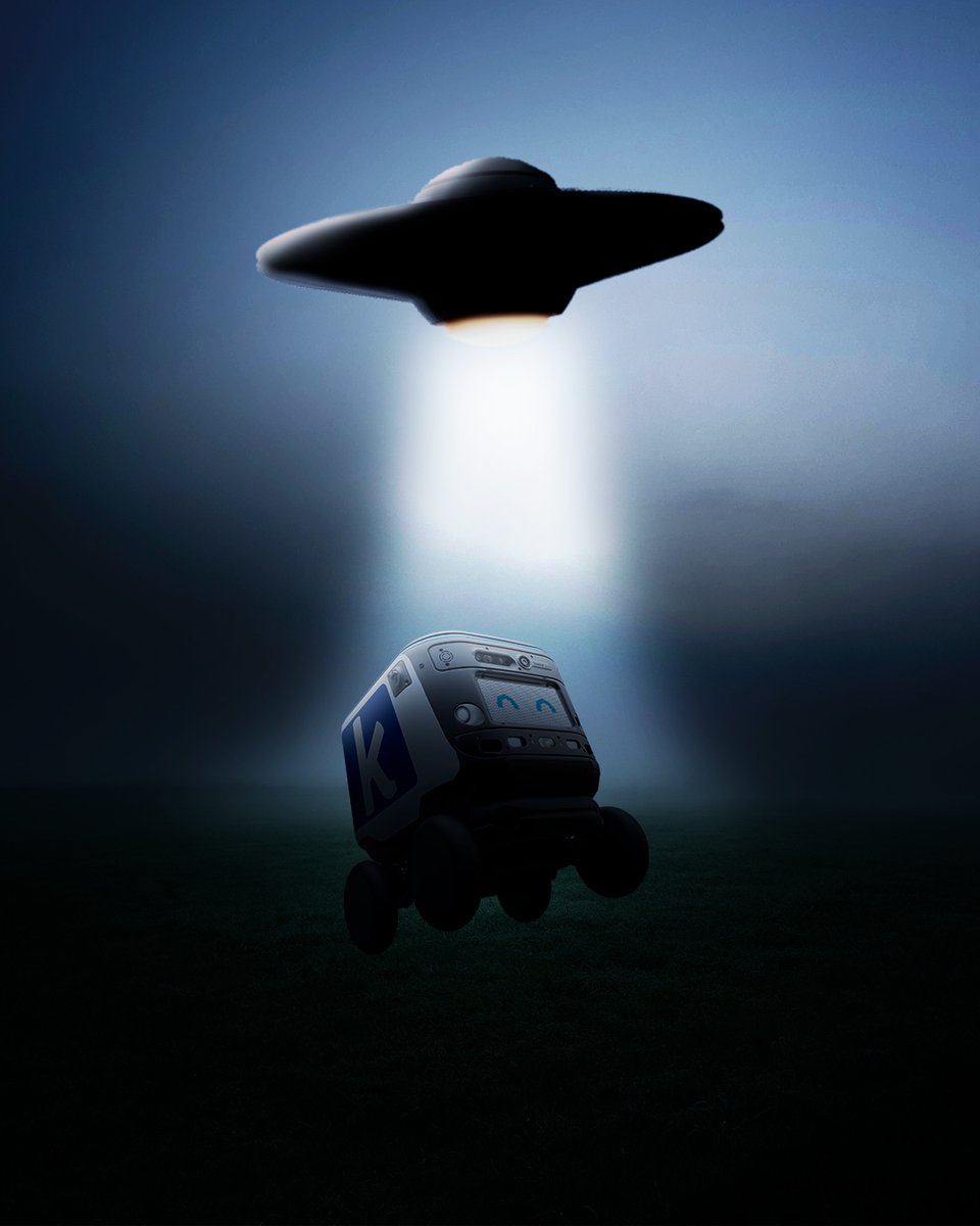 Have you seen the latest sighting? Our Kiwibots have been spotted delivering food all over town 😱... but some people are claiming they've seen something else in the sky. Could it be a UFO 🛸 monitoring our robot deliveries?? #UFO #Kiwibot #Alien #deliveryservices #robots