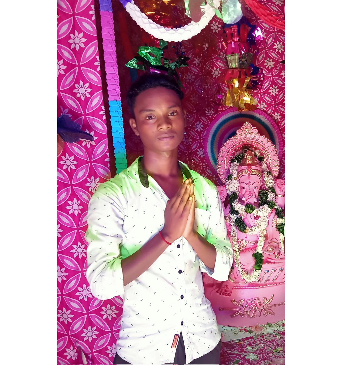 Sunil_Bargei's tweet photo. Ganesh puja pic of 2022🙏🙏🙏
;
;:⁠-⁠P^⁠_⁠_⁠_⁠_⁠_⁠_⁠_⁠_⁠_⁠^
#sunil #ganeshpuja🙏 #pics 
#Sampuiapila
https://t.co/QLlMXpc1Za https://t.co/EkclTJxbBW