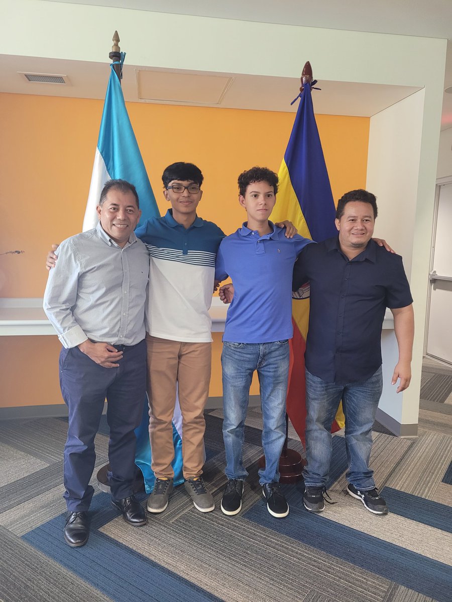 larmandoramos's tweet photo. Este día fue juramentada, por el Ministro de Educación @SpondaDaniel la delegación que representará a Honduras en la 64° Olimpiada Mundial de Matemáticas a desarrollarse en Chiba, Japón.
Gracias al apoyo de la UPN FM y @Educacion_HN https://t.co/bCbc5nLbgg