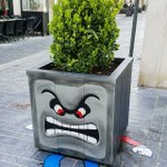 街中の鉢植えがドッスンに。ディティールまで忠実に再現