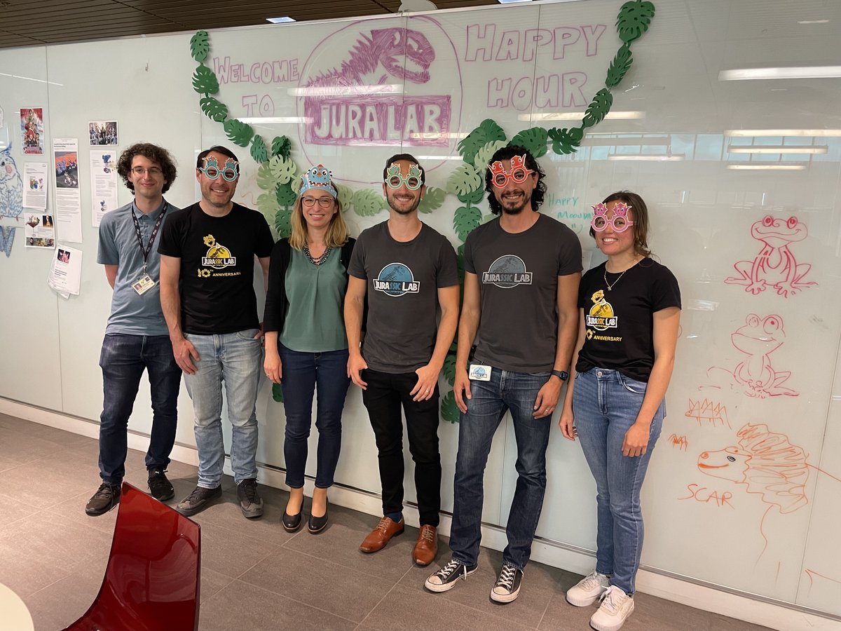 Jurassic Lab theme revisited 12 years later during the CVRI <a href="/UCSF/">UC San Francisco</a> Happy Hour :) Thank you to this creative bunch who organized it, you are the best!!! <a href="/RaphTrenker/">Raphael Trenker</a> <a href="/Ed_Linossi/">Ed Linossi 🔬</a> <a href="/WntSantana/">Fred Santana</a> <a href="/carla_alumine/">Carla A. Espinoza</a> and Michael Paul 👏🤩