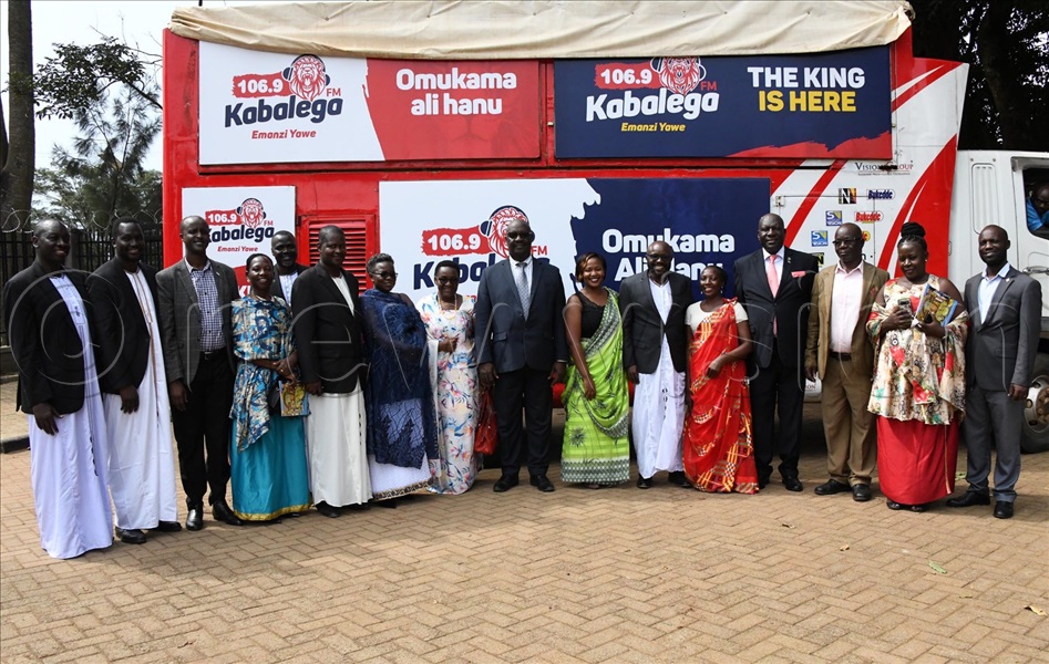 newvisionwire's tweet image. 📸  106.9 #KabalegaFM

It's the new kid on #Uganda's airwaves. @VisionGroup is launching its new radio station today (Friday) in #Hoima!  📻 🎧 🎶

#EmanziYawe  |   #VisionUpdates