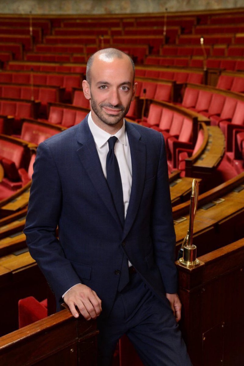 EnModeMacaron's tweet photo. C’EST UN ÉNORME SCANDALE!😳

Quand on découvre qu’un député LREM, Benjamin Haddad, était rémunéré 12.200€ par mois par l’Atlantic Council pour être le représentant des intérêts américains en Europe et personne n’en parle!😳

On laisse passer ou on diffuse?💪 https://t.co/tNWyjkaZs5