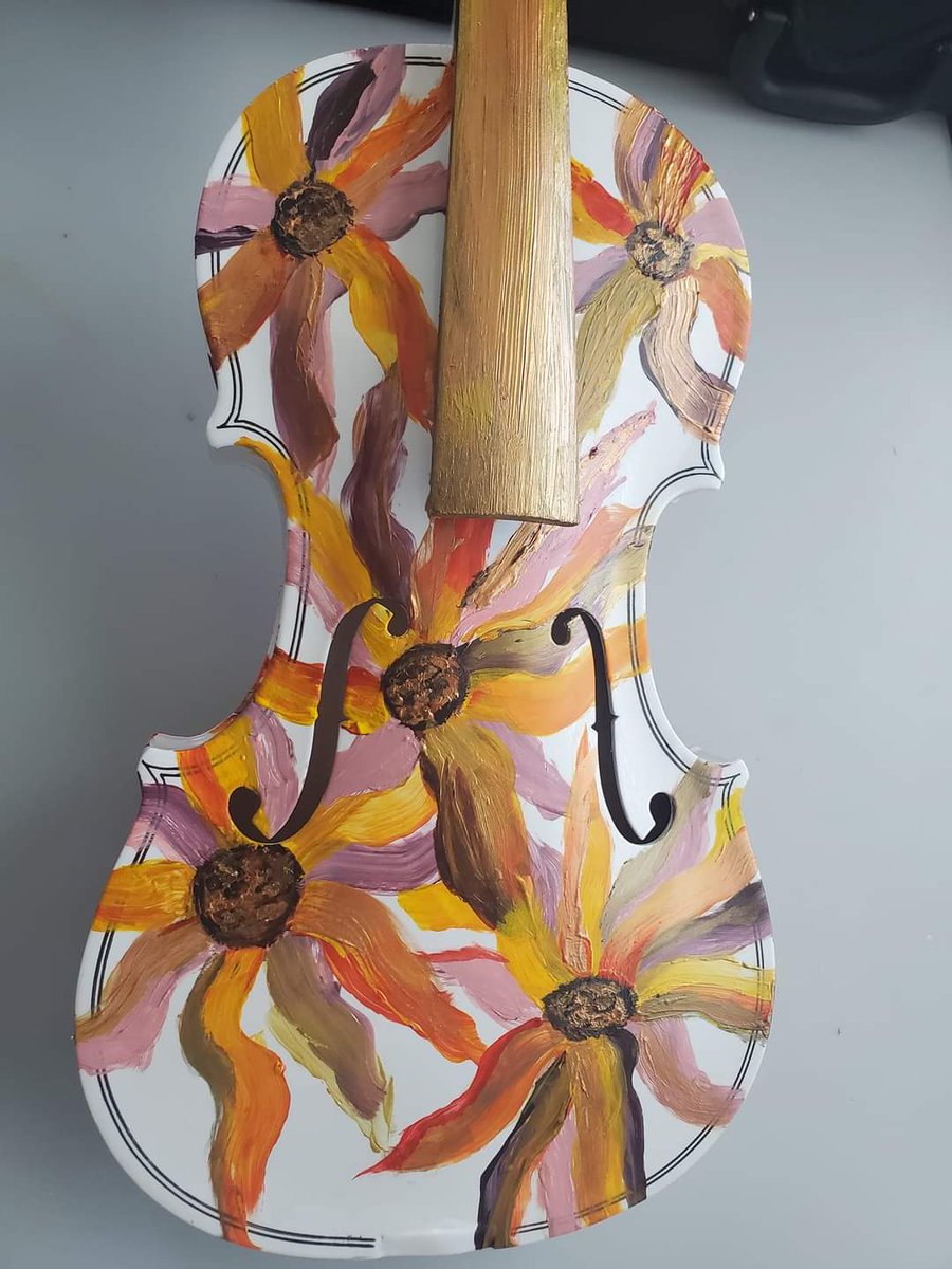 TheLadyBennu's tweet photo. Wildflower Wonder - My violin I painted 4 charity. It will B auctioned off 2 raise money 4 a school music program. Details forthcoming. I will post a creation video later. Spread Love!💜

#theladybennu #joy #love #artist #art #wildflowers #flowers #music #violin https://t.co/izSC1El6XF