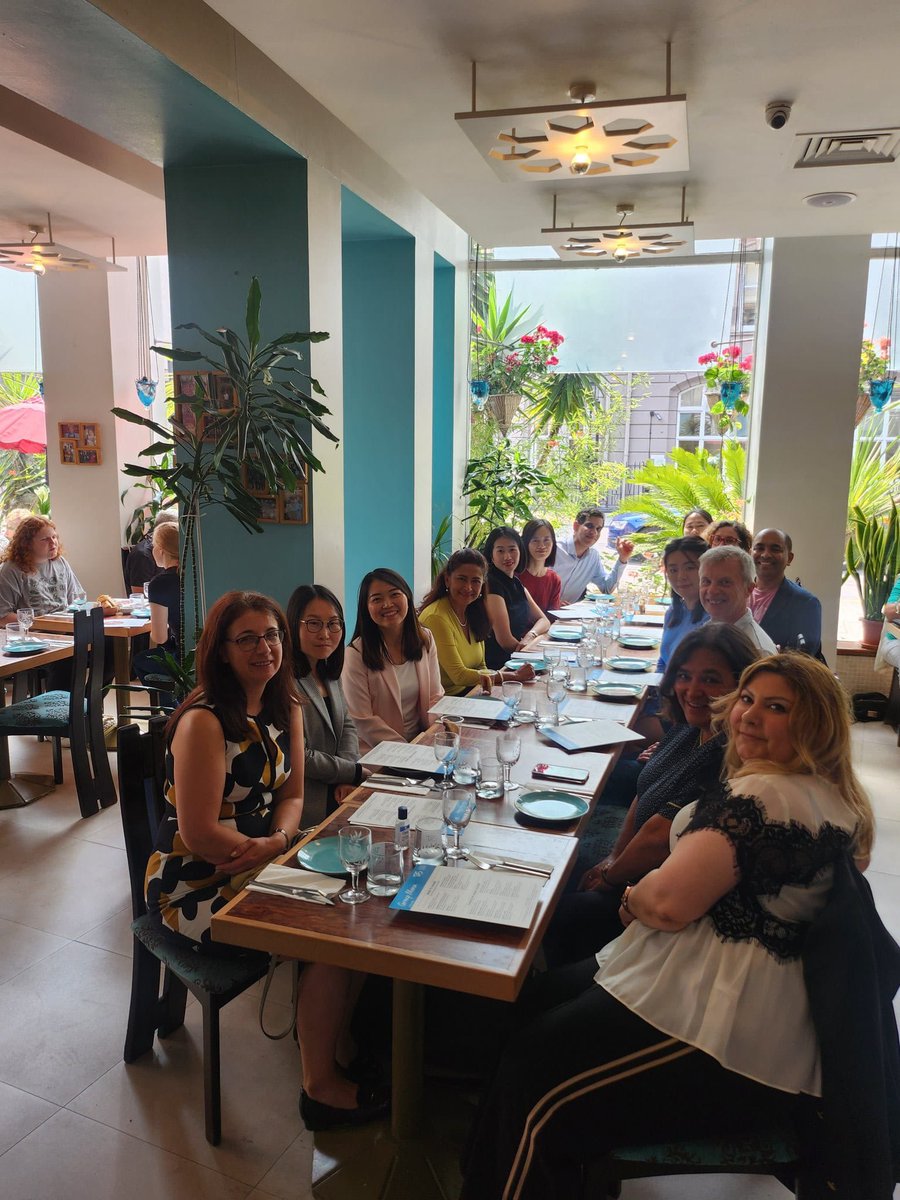 What a day! We research technologies and so many times we were amazed by the new experiences that technologies made happen, like this one with some of the world’s greatest works of art 👇🏻