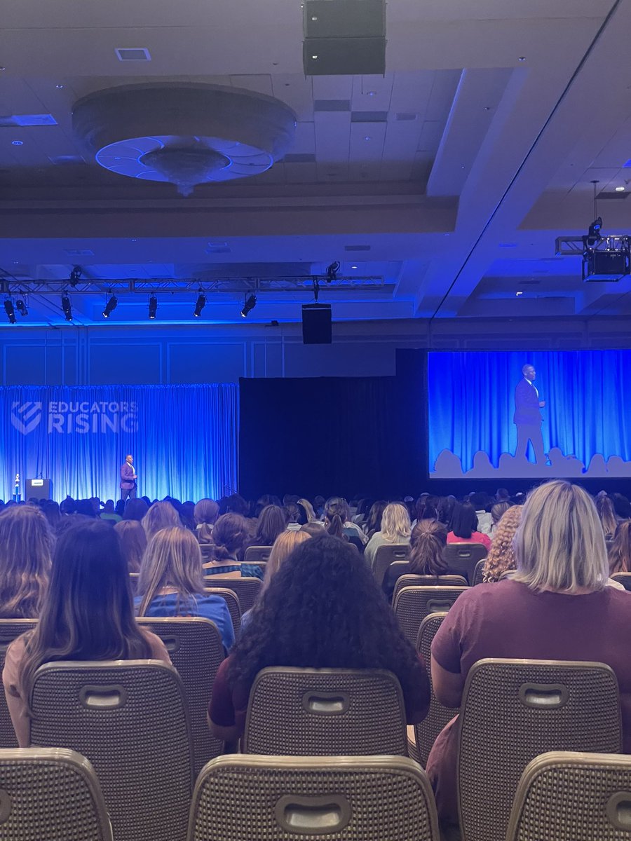 Thank you, Kurt Russell for your inspiring words… everything that is good, everything that is worthy, everything that is beautiful in our country, started with a teacher who told that student they are worthy. 💛👩‍🏫👨‍🏫🧑‍🏫 <a href="/EducatorsRising/">Educators Rising</a>