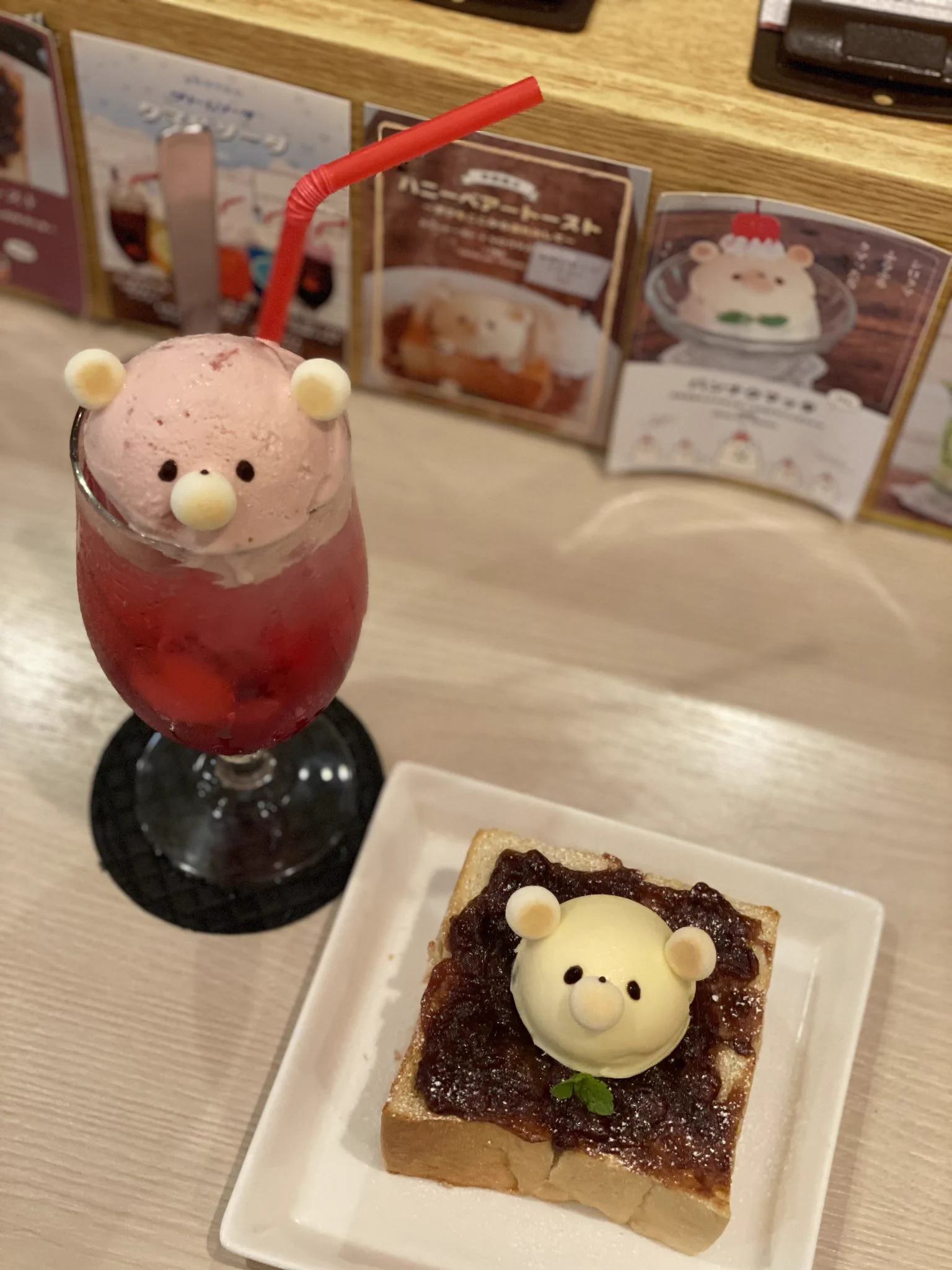 @sweetroad5 ここ行きました✨
めっちゃ可愛いし美味しいスイーツばかり💕
また行きたいな！ 