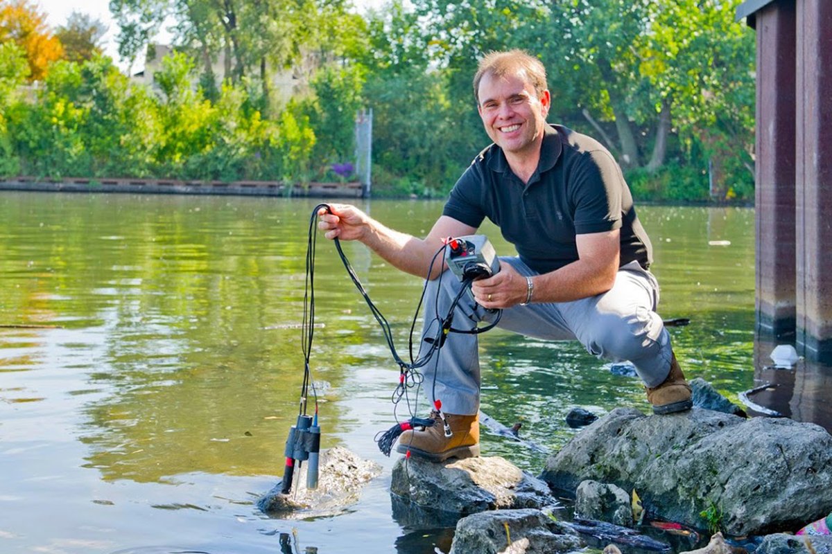 We are so excited to have Karl J. Rockne joining us on 7/9! Dr. Rockne is an award winning researcher &amp; a Professor/Associate Dean for Research @ UIC. Don't miss his talk on water!
Free for students. $20 GA. Find tickets @: eventbrite.com/.../new-earth-…...