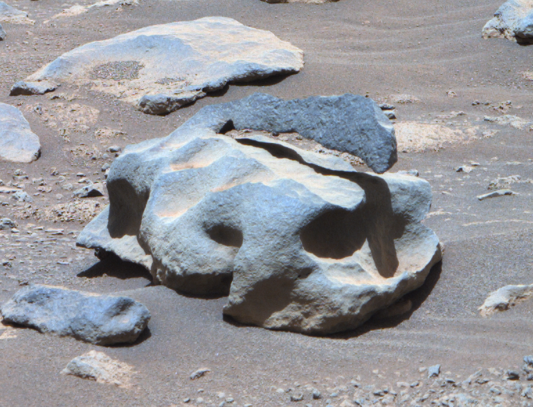 Look at this weird-ass rock with it's own carrying handle. Mars rocks are weird.

Mars2020 Sol 837, MastCam-Z