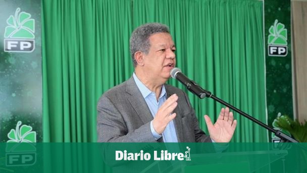 DiarioLibre's tweet photo. 🗳 |#PolíticaDL| Leonel dice que recibió el país en una "profunda crisis" en 2004 y nunca se quejó

🔗https://t.co/AGPGc1VoCH

#DiarioLibre #LeonelFernández #Crisis #HipólitoMejía https://t.co/FMpv3rAgla