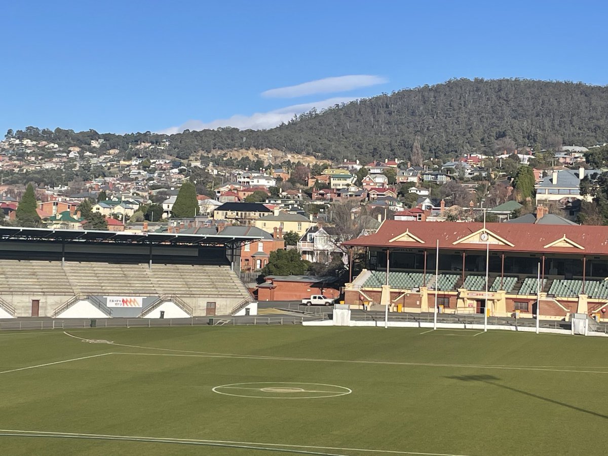The grand old girl North Hobart oval looking magnificent. Join us for the call Saturday from 1.00pm Tasmania vs Queensland. Former captain and coach ⁦@BudgieG6⁩ on the call. Bring your radio and get to the ground. ⁦@SENTassie⁩ ⁦@AFLNation⁩