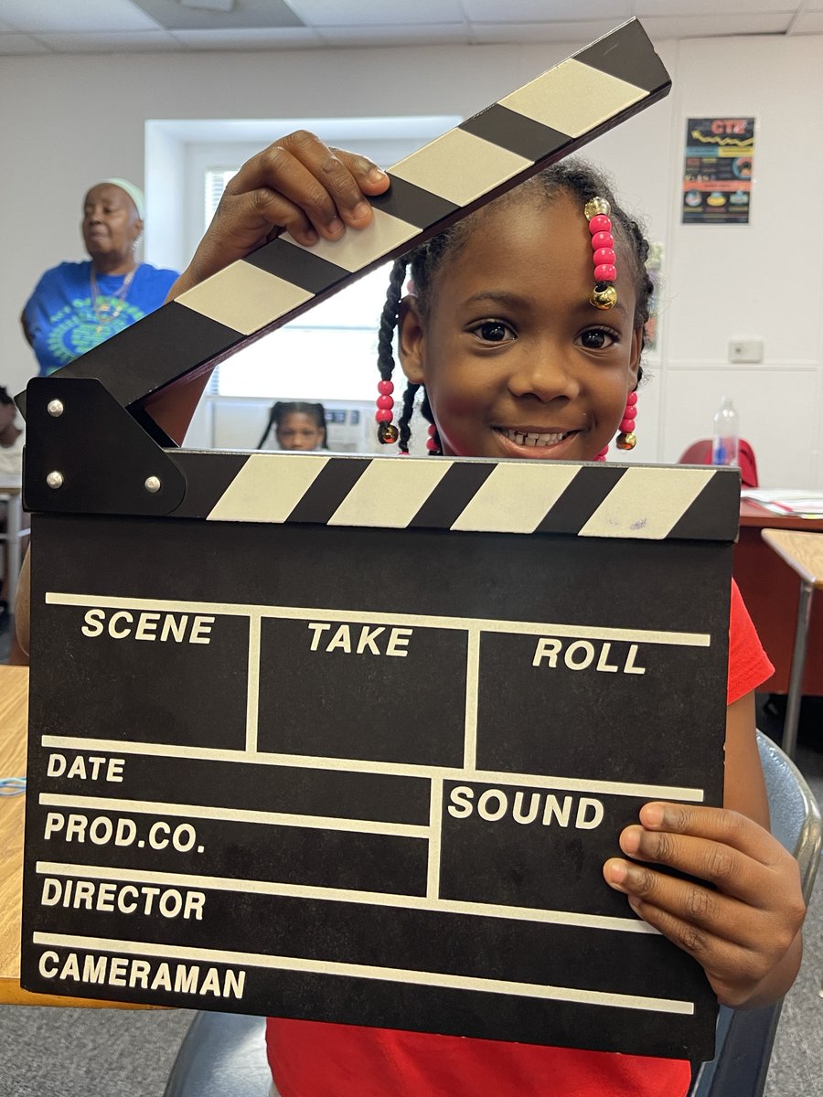 YouthSpeakOutI1's tweet photo. Lights, camera, action! We're having a blast serving students across Palm Beach County this summer with our Today's Digital Citizens curriculum, where students make their own PSAs about how to be good digital citizens! Thanks to @PrimeTimePBC for supporting our work! #qualityOST https://t.co/ewlPPf8GhQ