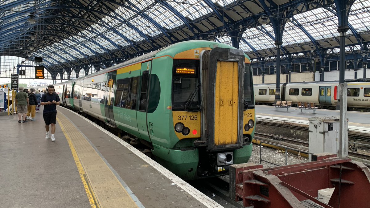 LudwigTails's tweet image. And finally back at Brighton. 
I never wanna ride this unit ever again. But I will thx it for taking me back home.

 @SouthernRailUK #class377 (126) #electrostar #southernrail #southernrailuk

Also that’s all for yesterday’s post.